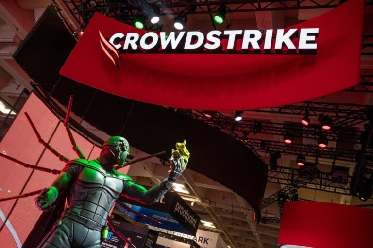 crowdstrike-statue-logo